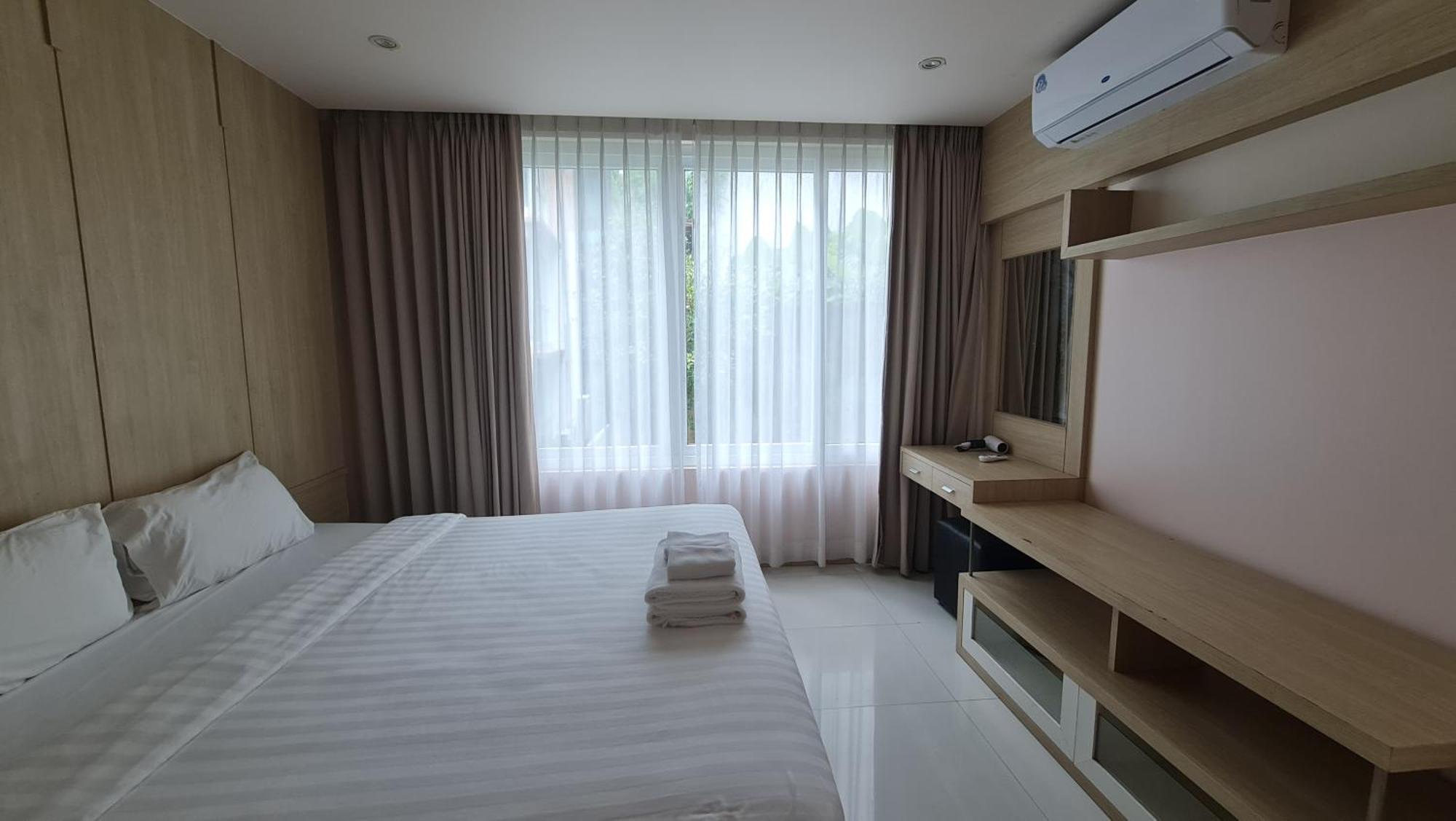 The Baycliff Residences Patong Exterior photo